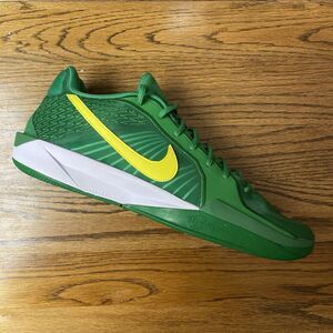Nike Sabrina 2 Oregon Size Men's Size13.5 Green White Yellow Basketball Shoes